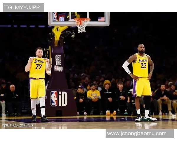 湖人遭遇老鹰重创三位球员表现亮眼东契奇引领球队展现强大实力 湖人遭遇老鹰重创三位球员表现亮眼东契奇引领球队展现强大实力